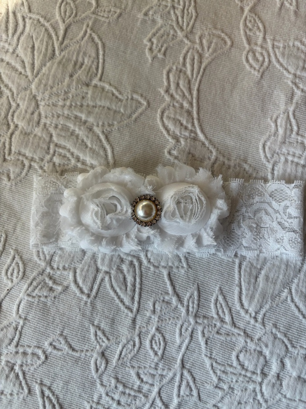 Baby flower girl Elegant White Lace Floral Headband with Pearl Accent